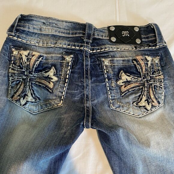 Miss Me jeans sz 27 distressed skinny whiskered embroidered cross rhinestones - Picture 3 of 10